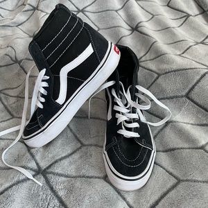Black high-top vans !!